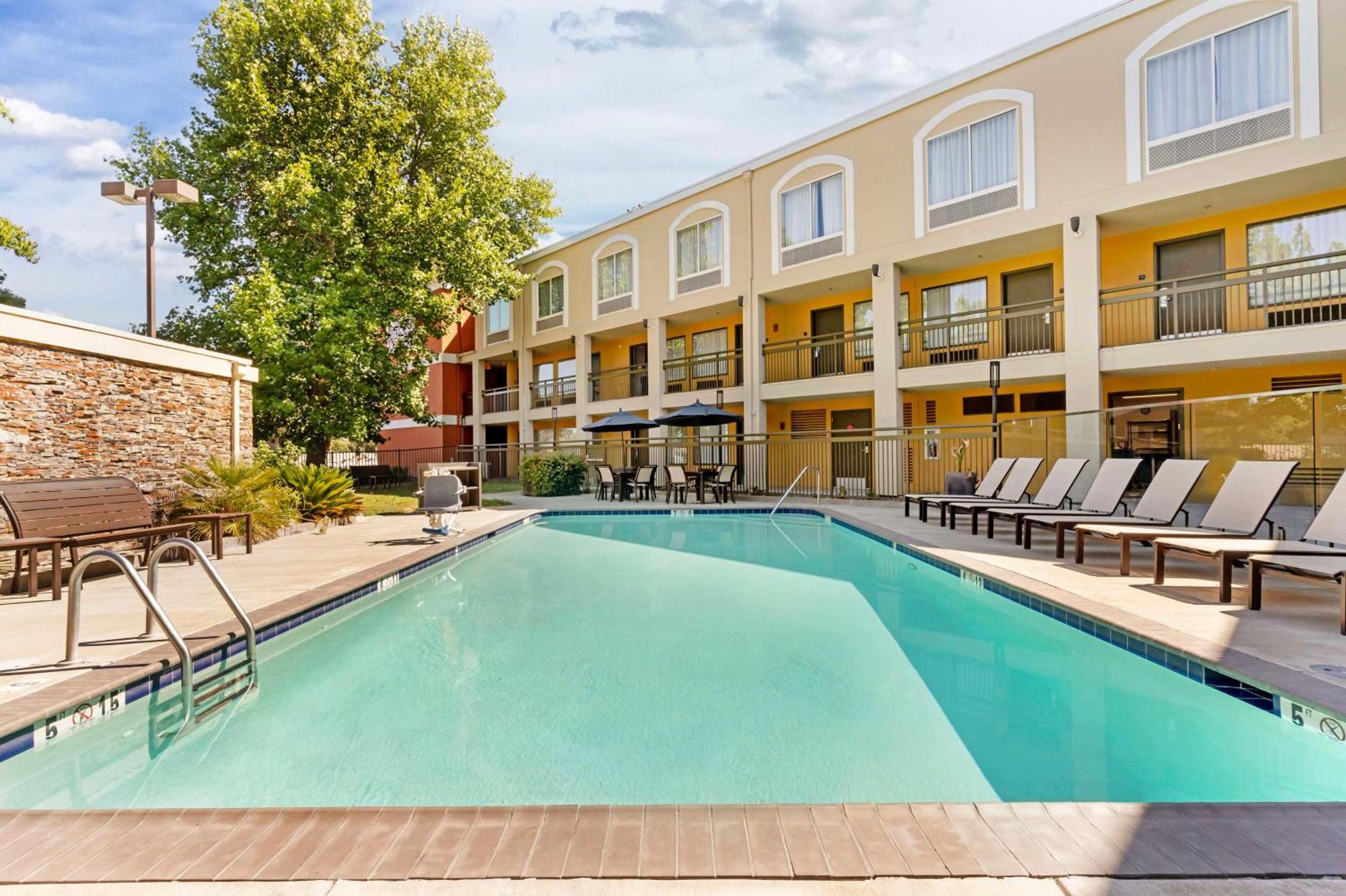 Best Western Plus Rancho Cordova Inn Zewnętrze zdjęcie